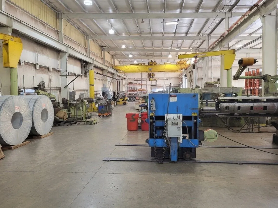 Slitting floor interior