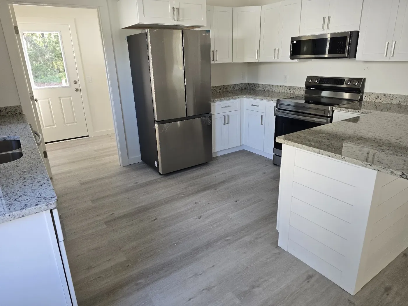 Darien GA 1000 sq ft home kitchen